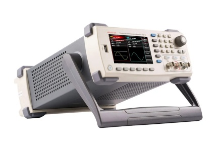 Генератор сигналов специальной формы RGK FG-602